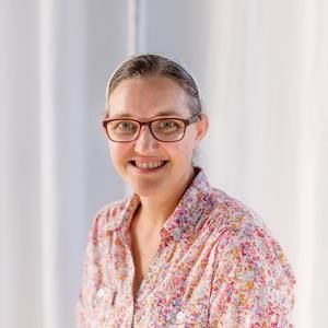 Meet your Posher, Julia